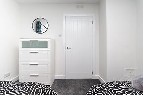 2bed House-free Parking