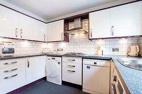2bed House-free Parking
