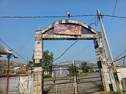 Lama Hotel Barabar