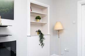 3 Bedroom Flat - Free Parking