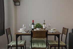 3 Bedroom House With Free Parking