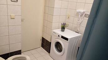 Bright 2BR Stay Close to Stadthalle