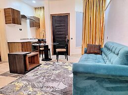 Luxxe Suites By Almond
