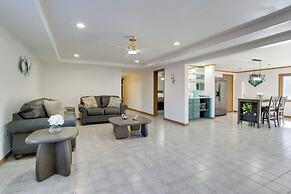6 Mi to Barr Lake: Apt w/ Yard & Pool Access!