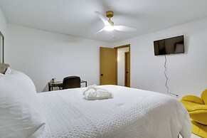 6 Mi to Barr Lake: Apt w/ Yard & Pool Access!