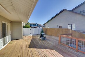 6 Mi to Barr Lake: Apt w/ Yard & Pool Access!