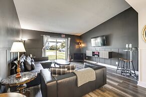 Stylish & Walkable! Pet-friendly St Augustine Gem!