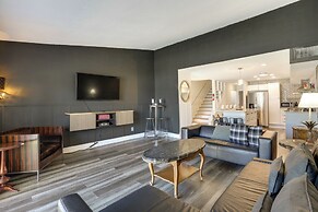 Stylish & Walkable! Pet-friendly St Augustine Gem!