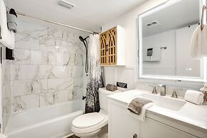 Stylish & Walkable! Pet-friendly St Augustine Gem!