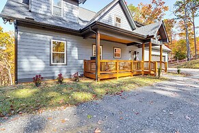 New Build! Secluded Mountain Home in Murphy
