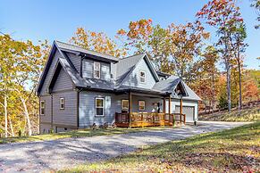 New Build! Secluded Mountain Home in Murphy