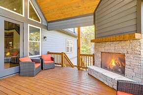New Build! Secluded Mountain Home in Murphy