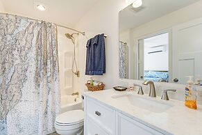 Ocean Point Hideaway: 2-story Unit on 3 Acres!