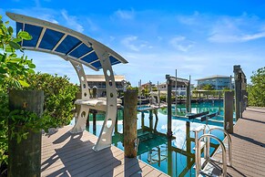 Ocean Muse Lux Waterfront Escape Pool Dock