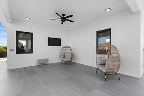 Ocean Muse Lux Waterfront Escape Pool Dock