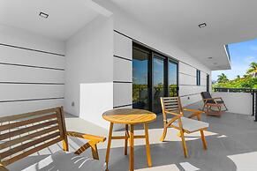 Ocean Muse Lux Waterfront Escape Pool Dock