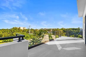 Ocean Muse Lux Waterfront Escape Pool Dock