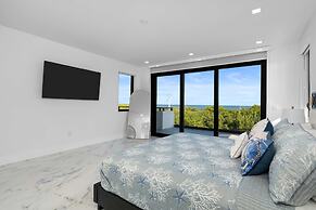 Ocean Muse Lux Waterfront Escape Pool Dock