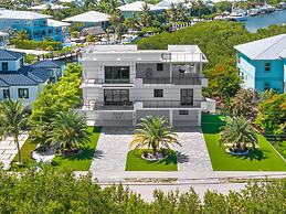 Ocean Muse Lux Waterfront Escape Pool Dock