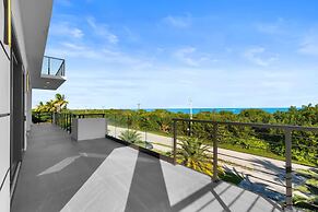 Ocean Muse Lux Waterfront Escape Pool Dock