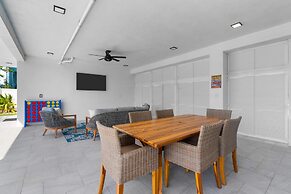 Ocean Muse Lux Waterfront Escape Pool Dock