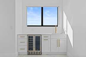 Ocean Muse Lux Waterfront Escape Pool Dock