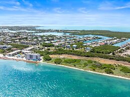 Ocean Muse Lux Waterfront Escape Pool Dock