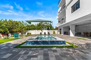 Ocean Muse Lux Waterfront Escape Pool Dock