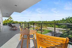 Ocean Muse Lux Waterfront Escape Pool Dock