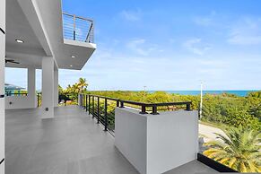 Ocean Muse Lux Waterfront Escape Pool Dock