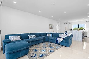 Ocean Muse Lux Waterfront Escape Pool Dock