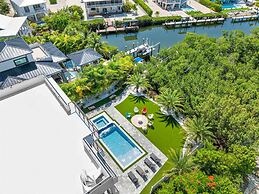 Ocean Muse Lux Waterfront Escape Pool Dock