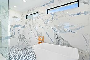 Ocean Muse Lux Waterfront Escape Pool Dock