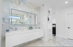 Ocean Muse Lux Waterfront Escape Pool Dock