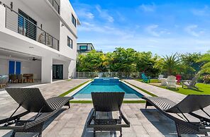 Ocean Muse Lux Waterfront Escape Pool Dock