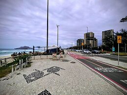 Barra Max - Praia e Conforto.