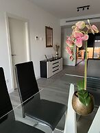 La Petite For t Seaview Flat in Marbella