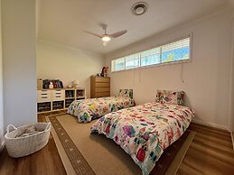 Tropic Lodge by Charlesworth
