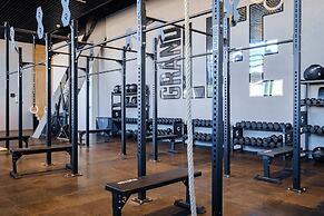 Luxury Studio - Revolution Monument View - Gym