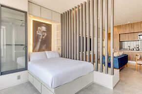 Luxury Studio - Revolution Monument View - Gym