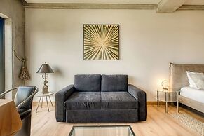 Stunning 1 BR Condo - Alameda Central - Downtown