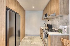 Centric 2 BR Condo - Gym - Open Air Cinema