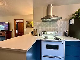 Seattle's Starlight Bungalow