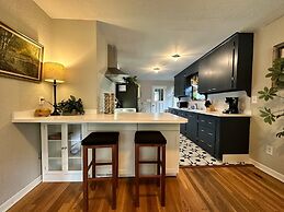 Seattle's Starlight Bungalow