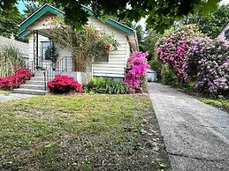 Seattle's Starlight Bungalow