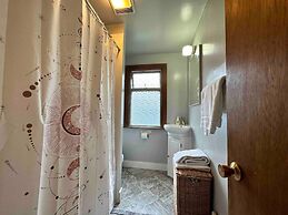 Seattle's Starlight Bungalow