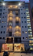Au-thopia hotel