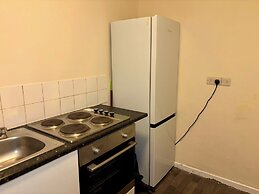 Larches Lane Retreat - Sleeps 5 - Wolverhampton