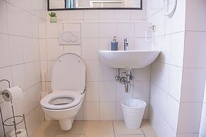 Modern 2BR City Apt Near Stadthalle