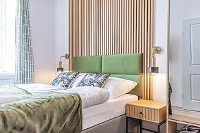 4BR Apartment for Groups Near Stadthalle